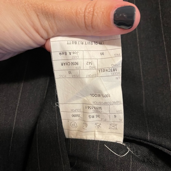 JoS A Bank Suit - Picture 6 of 7